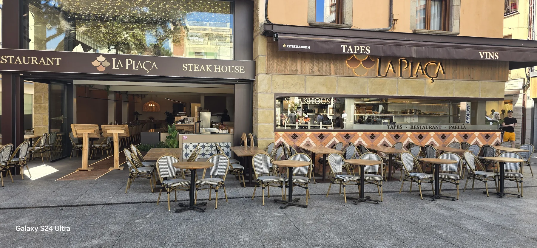 Restaurante La Placa - instalación domótica Loxone